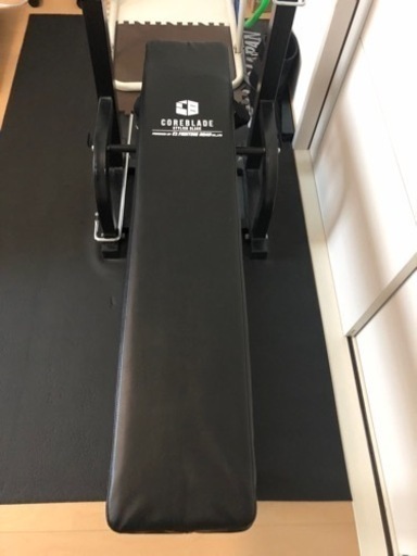 ファイティングロードハードベンチ(バーベルシャフト、15kgプレート付き)