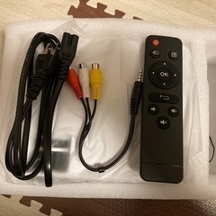 プロジェクター 小型 ホームプロジェクター 5000LM 1080PフルHD対応の画像