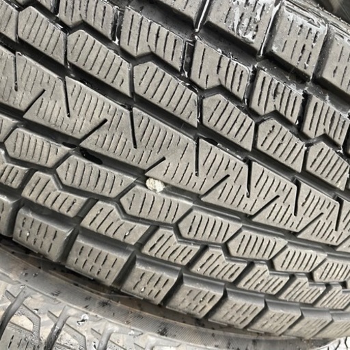 極上タイヤ　YOKOHAMA G075 225/65R17 スタッドレス  タイヤ　2018年製