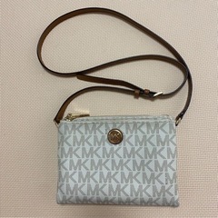 決まりました❤極美品❤ MICHAELKORS ウォレットショル...