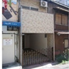 嬉しいガレージ付き戸建て♫しかもペット可♫駅まで徒歩圏内ですよ♫