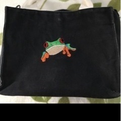 カエルとカマキリ刺繍トートの画像