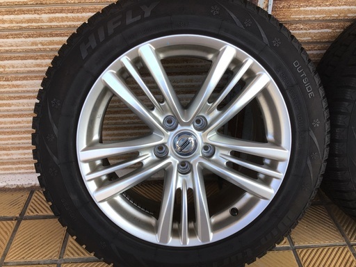 ニッサン純正　225/55-17 ガリ傷無し　室内保管2018年製タイヤ　バリ山　冬タイヤ