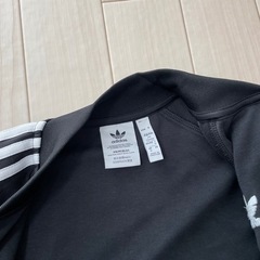値下げ済み！adidas ジャージ  トラックトップの画像