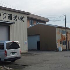 13トン大型長距離トラックドライバーの画像