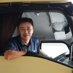 13トン大型長距離トラックドライバーの画像