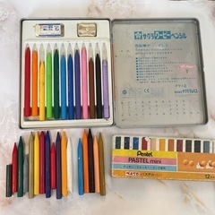 サクラ クーピーペンシル 12色 缶入り FY12 パステルミニセット、の画像