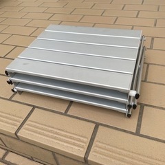 キャンプギア　棚の画像