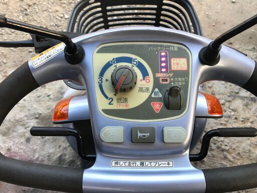 ☆彡⑤Suzuki！スズキ製・電動車いす・車椅子!介護用品。セニアカー。シニアカー。バッテリー新品!!免許不要・簡単操作で安心です♪ 
