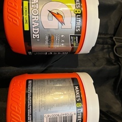 スポーツドリンクGATORADEゲータレード2ボトルにおまけ付の画像