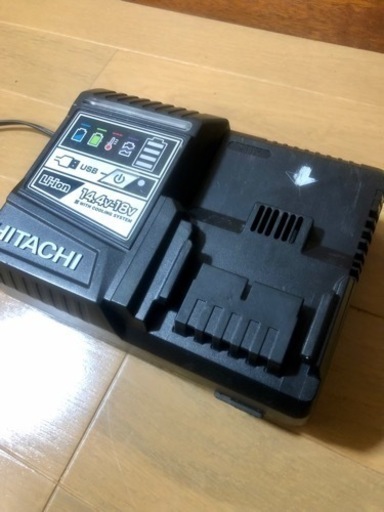 日立１８Ｖ　充電器ボックス付き。