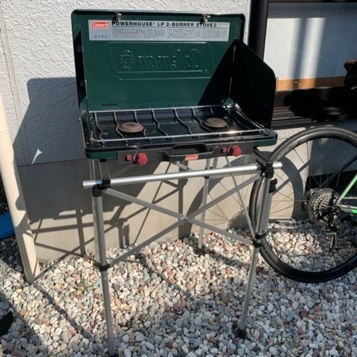 Coleman コールマン ツーバーナー スタンド付き　キャプテンスタッグ ガス缶付き アウトドア キャンプ BBQ