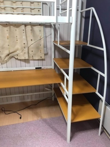 中古のロフトベッドですがかなりキレイな方だと思います‼︎