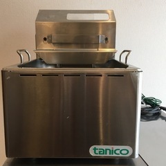 厨房機器　電気式フライヤーの画像