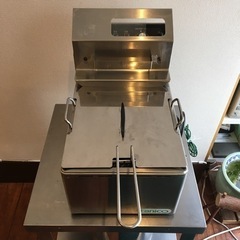 厨房機器　電気式フライヤー