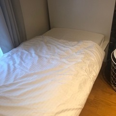 【11/7(日)引取り希望】ベッドフレーム・マットレスの画像