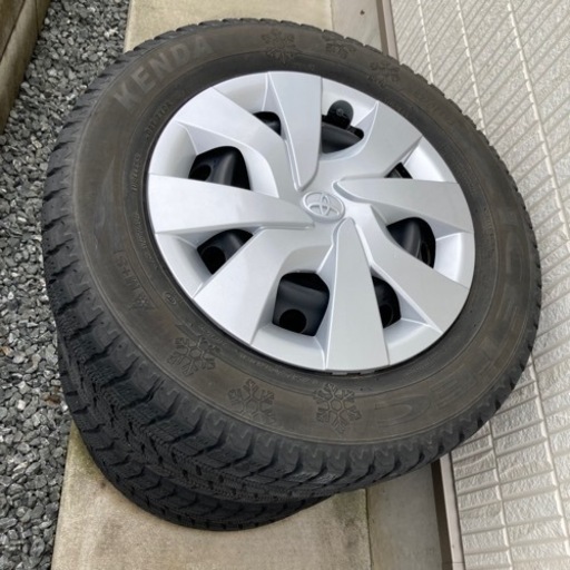 トヨタ130系ヴィッツ純正鉄ホイール5J-14 純正ホイールキャップ付き KENDA製175/70R14スタッドレス付き4本