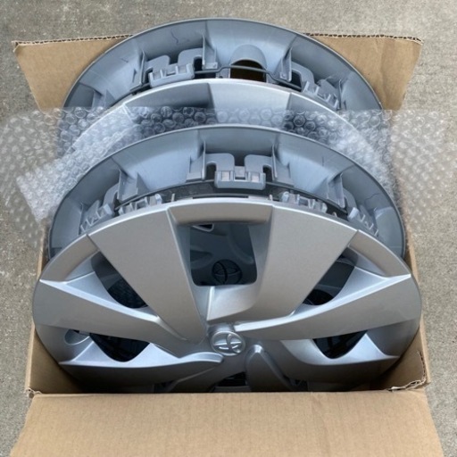トヨタ130系ヴィッツ純正鉄ホイール5J-14 純正ホイールキャップ付き KENDA製175/70R14スタッドレス付き4本