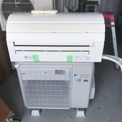 DAIKIN 2.2kwルームエアコン　F22RTRXS-W  2014年製 