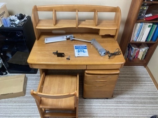 引取限定 カリモク製学習机 棚・キャビネット・椅子・ライトセット