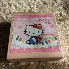 値下げ！キティちゃん　イヤリング、チョーカーセットの画像