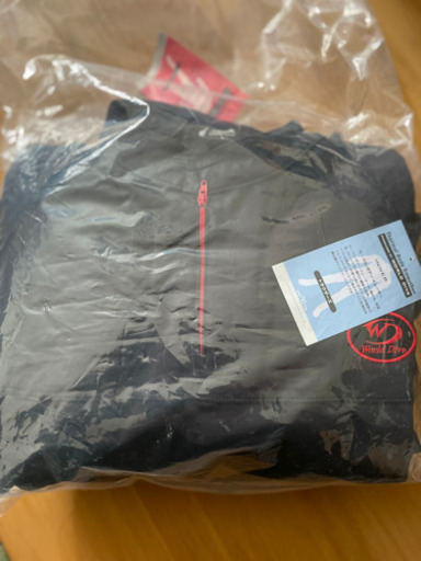 最終値下げスキューバダイビング！バイクツーリング最終値下げ！ワールドダイビングのサーマルスーツ！新品Lサイズ上下です！