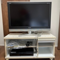 テレビ、ブルーレイレコーダー、テレビボードのセット