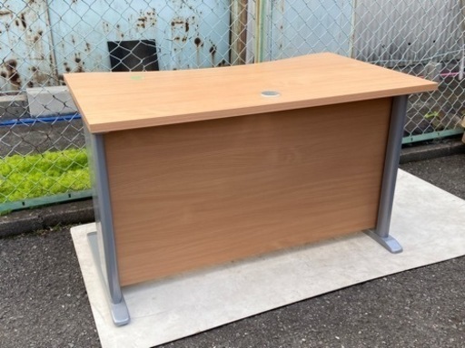 在庫2点 早い物勝ち！オフィステーブル　事務机　オフィス　会社　パソコンデスク　木製✖️金属製　幅120㎝