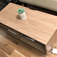 センターテーブル（脚つき）