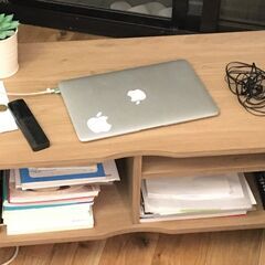 センターテーブル（脚つき）の画像