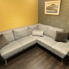【美品】部屋のランクがグッと上がるソファ
