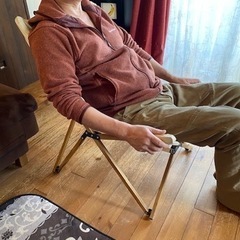 キャンプ　アウトドアチェア　オフホワイト　木製の足の画像