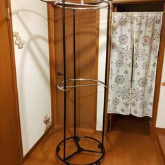 新品、回転ハンガーラック。尼崎市