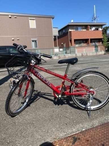 マウンテンバイク　22インチ　ボーイズサイクル　赤色