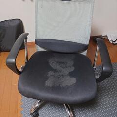 引取り限定　椅子二脚お譲りしますの画像
