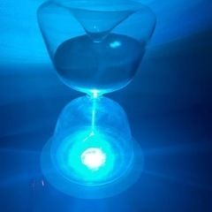 幻想的 インテリア 砂時計ライトの画像