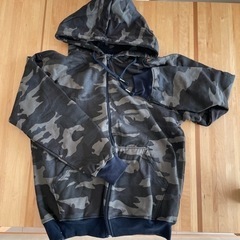 新品　迷彩柄パーカー裏起毛Mサイズ