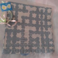 値下げ!!minaperhonen helmi ハンカチGreen 新品!の画像