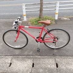 スポーツタイプ自転車✨momentum✨7段階変速ギア付き✨26インチ　赤色✨鍵なしタイプ✨中古品【こちらは店舗です。浜村鹿野温泉ICから3分  買取本舗 宮本リサイクル  営業時間９～１９時  定休日水曜のみ←連絡できませんm(_ _)m】