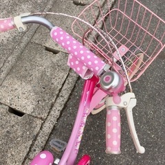 子ども用自転車✨女の子向け✨18インチ　ピンク✨鍵なしタイプ✨中古品【こちらは店舗です。浜村鹿野温泉ICから3分  買取本舗 宮本リサイクル  営業時間９～１９時  定休日水曜のみ←連絡できませんm(_ _)m】の画像