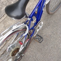 スポーツタイプ自転車✨6段階変速ギア付き✨24インチ　青✨鍵ありタイプ✨中古品【こちらは店舗です。浜村鹿野温泉ICから3分 買取本舗 宮本リサイクル 営業時間９～１９時 定休日水曜のみ←連絡できませんm(_ _)m】の画像