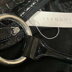 値下げ！イタリアブランド・SEQUOIA・エナメル型押革ワンショルダーバッグですの画像