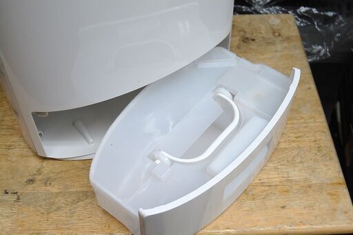 デシカント方式除湿乾燥機 F-YZK60 2014年製 タンク容量約2L 衣類乾燥 除湿機 パナソニック 木造～7畳 プレハブ～11畳