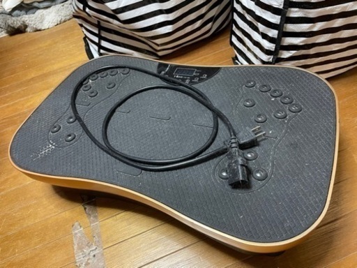 今週限定❗️振動マシン  エクササイズ ブルブル ボディーシェイカー