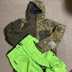 【美品】スノーウエア上下セットM（kissmark）