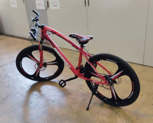 【新品】注目‼️残り1台です マウンテンバイク(カラー レッド)