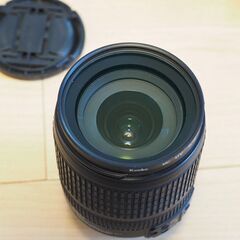 ■D7100 本体と AF-S DX NIKKOR18-105mm、その他おまけ色々の画像