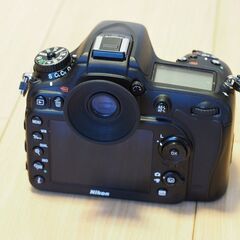 ■D7100 本体と AF-S DX NIKKOR18-105mm、その他おまけ色々の画像