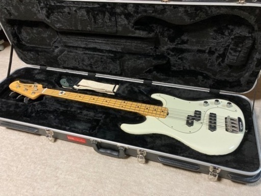 レア物？ ミュージックマン カプリスベース