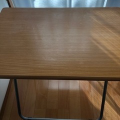 折りたたみ式　テーブル机の画像
